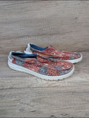 Hey Dude Wendy Patch Geo Flower Women's Shoes Size 8 Bandana Style Red No Laces